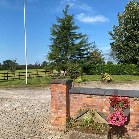 Bank Farm Cottages Nantwich Bagian luar foto
