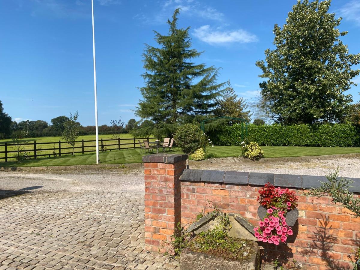 Bank Farm Cottages Nantwich Bagian luar foto
